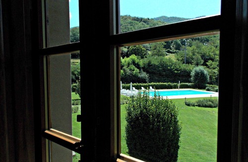 Dicomano Apartment | Nice apartment for 6 people with A/C, pool, WIFI, TV and pets allowed