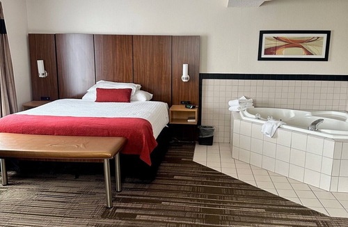 Springfield Hotel | Northfield Inn, Suites & Conference Center