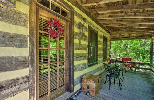 Free Union House | Numerous On-Site Trails: Earlysville Wooded Cabin
