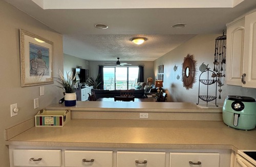 Breakers Condo | Oceanfront 2 bed/2 bath condo, top floor 3rd, fully equipped