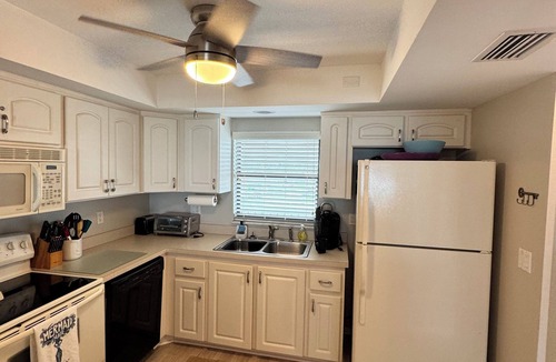 Breakers Condo | Oceanfront 2 bed/2 bath condo, top floor 3rd, fully equipped