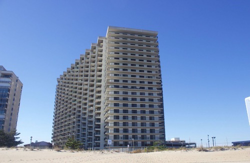 North Ocean City Condo | Oceanfront Penthouse, great views, Best Amenities, Spacious Sleeps 14, 3 Pools