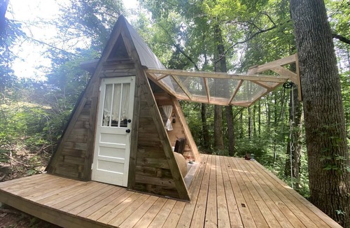 Grandview Cabin | Off-Grid Experience in Cozy Mini A-Frame in Picturesque Tennessee