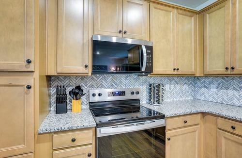 Livingston House | On 4+ Acres! Modern Home w/Lake Access in Orange