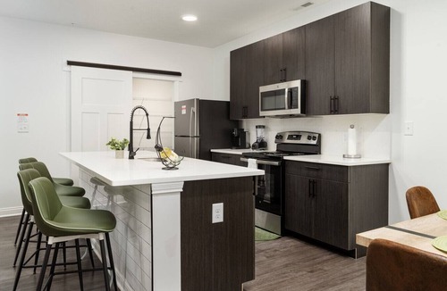 Whitestown Apartment | Opulent Suite Spacious Pond View King Bed WFH Gym