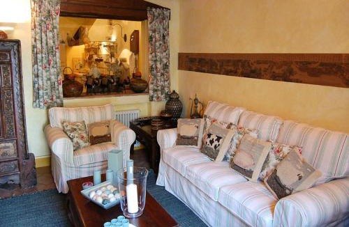 Magliano in Toscana House | Orbetello Villa with Pool and Sauna