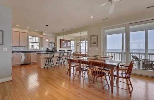 Arundel on the Bay House | Panoramic Bay Views, Wraparound Decks, 1-Minute Walk to Beach