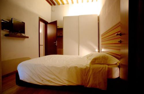 Parma City Centre Apartment | Parizzi Suites&Studio Restaurant