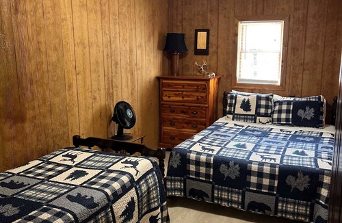 Eckerty Cabin | Patoka Lake Adjoining Cabin #7B at Patoka 4 Seasons Resort