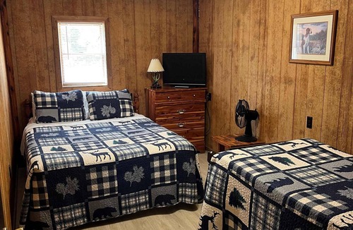 Eckerty Cabin | Patoka Lake Adjoining Cabin #7B at Patoka 4 Seasons Resort