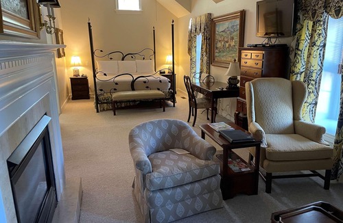 Montchanin Hotel | Peaceful Historic Inn close to Wilmington - Antiques - Spa -Farm to Table Dining