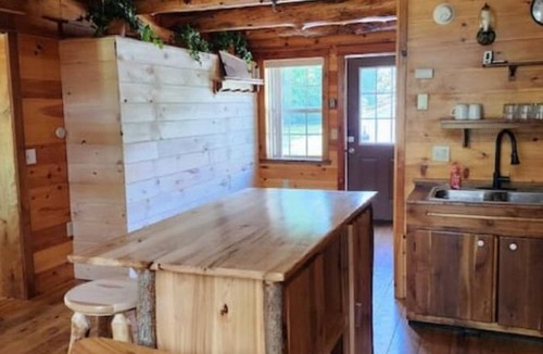 South Butler Cabin | Peaceful Rustic Cabin