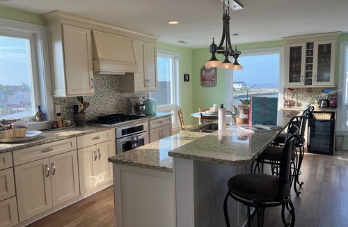 Milford House | Peaceful South Bowers Beach Pink Firehouse near DE Turf with amazing views
