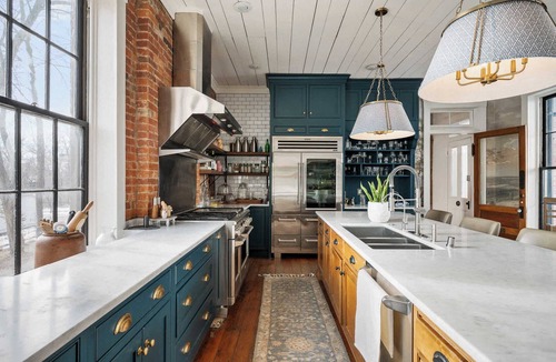 Butchertown House | Peaceful Unit 3 in A Vintage Elegant Guestroom
