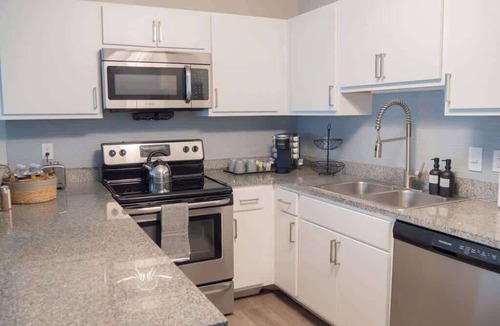 Wholesale District Apartment | Penthouse 2BR Downtown Indy w/Private Patio