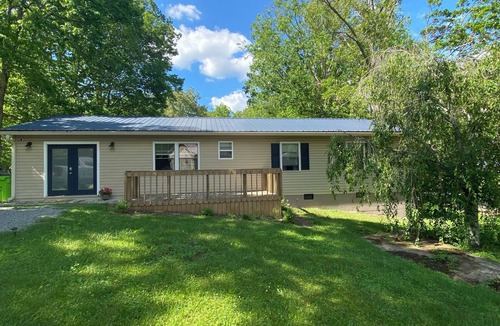 Crossville House | PET FRIENDLY Crossville Home - 3 bed, fenced yard, fire pit