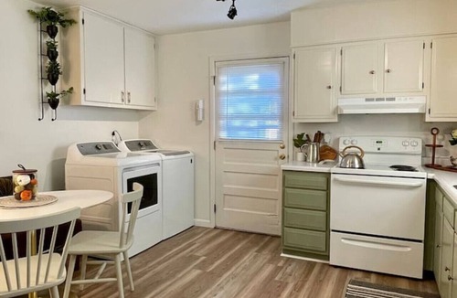 Kingston House | Pet-Friendly Watts Bar Retreat · King Bed · No-Fuss Checkout