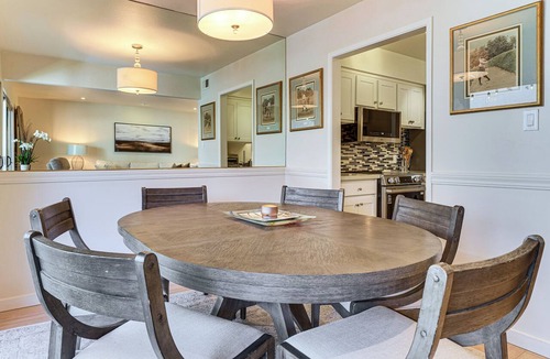 Sharon Heights Condo | Pool Access! Base to See Stanford & Int’l Soccer