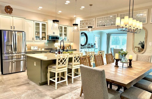 Wildwood House | Poolside Paradise - 4 Bedroom Luxury Home w/Pool & Golf Cart in The Villages/Fantastic Location!