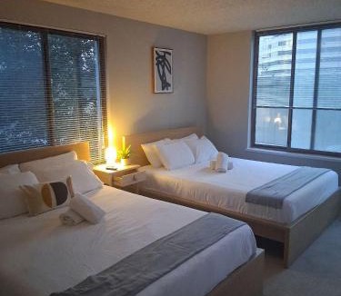 Crystal City Apartment | Prime location Apt W Gym & Indoor Pool