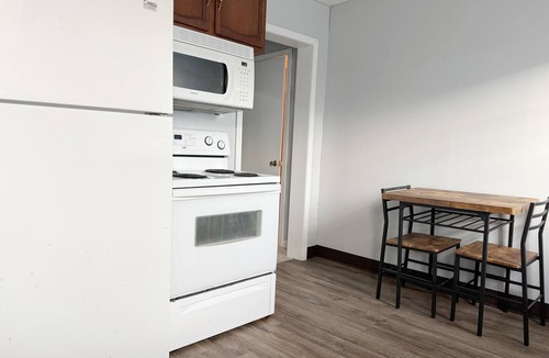 Princeton Apartment | Princeton Suite 7 - QUEEN 1BD/1BA Apt