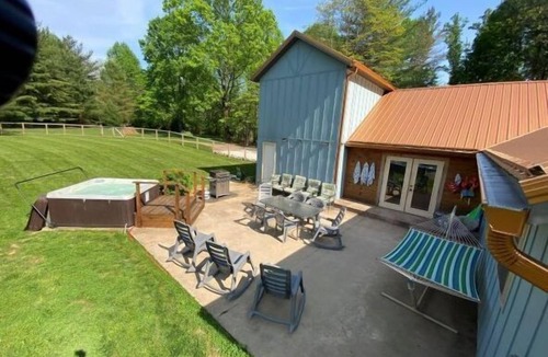 Bloomington Apartment | Private Cabin on 25 Acres with Shared Pool, Hot Tub & Fire Pit