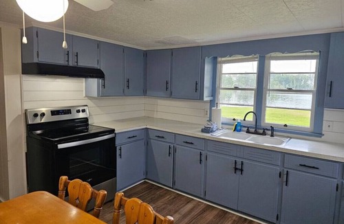 Prosperity Cottage | Private cottage w/a HOT TUB, Dock, SUPs & Kayaks