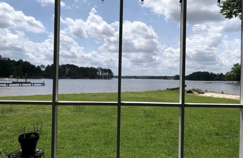 Prosperity Cottage | Private cottage w/a HOT TUB, Dock, SUPs & Kayaks