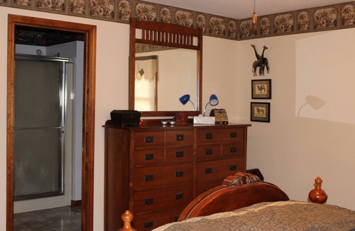 Akin House | Private country setting. just 10 minutes from town