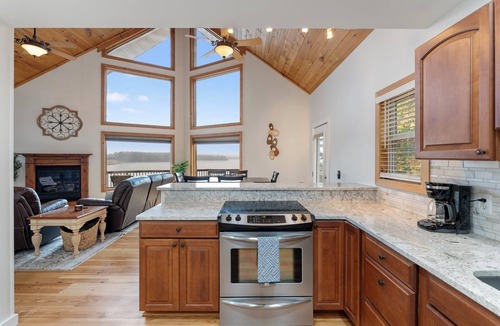 Chappells House | Private, Cozy Lakehouse