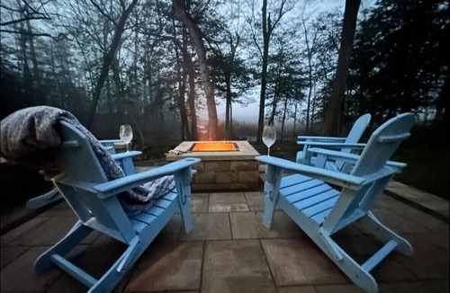 Allen House | Private Pier - Kayaks - Hot Tub - Custom Patio & Fire Pit - Great Fishing!