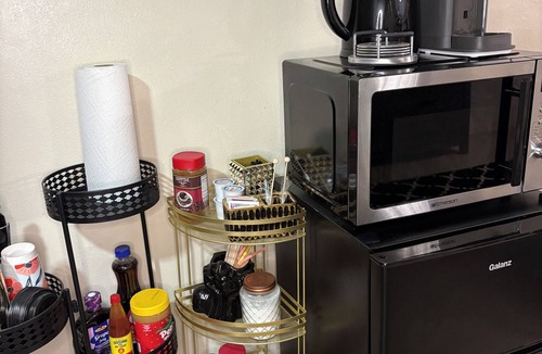 Overlea Apartment | Private Suite: Hotel Perks, Snacks & Fast WiFi near Baltimore & Top Hospitals