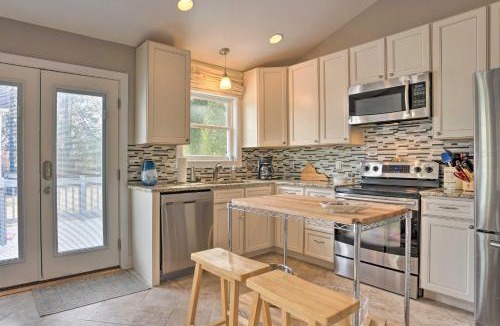 Urbanna House | Private Yard & Water Views: Cozy Urbanna Cottage