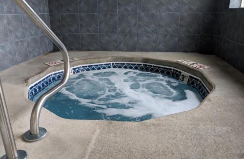 Rangeley Hotel | Rangeley Saddleback Inn