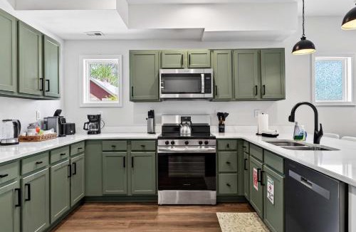 Shelby Park House | Relaxing home with backyard near parks and dining