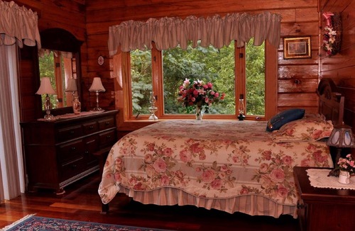 Kingston Cabin | Respite Lodge by the Tennessee River