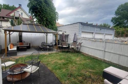 West End - West Side Apartment | Revamped 3BR Apt with Easy Check-In Family-Friendly