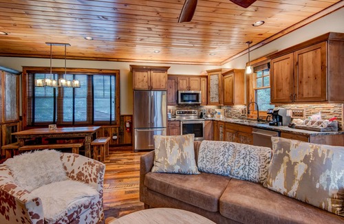 Banner Elk Cabin | River's Edge at Eagles Nest River Club, private fishing on Elk River, hot tub