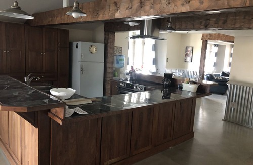 Madison House | River Views from Every Room! Clean Fun, Secluded, but close to town. Pool table