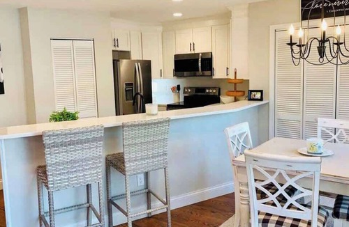 Warsaw Cottage | Riverfront Carriage House Cottage in Warsaw KY Apartment