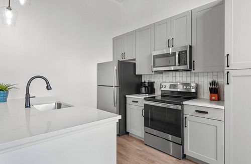 Downtown St. Louis Apartment | Riverfront Loft - Steps from Arch & Convention Center - Walk to Stadiums
