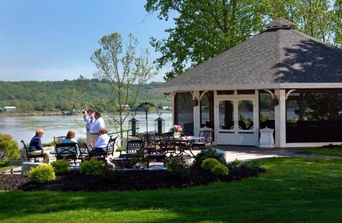 Warsaw Bed & Breakfast | Riverside Inn Bed and Breakfast, Wedding Venue & Events