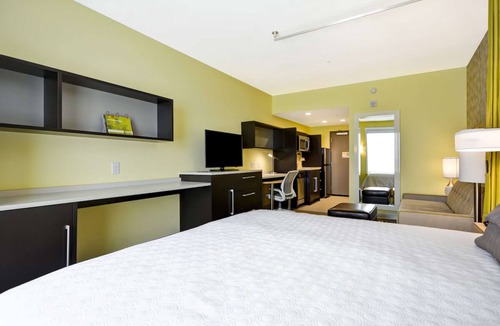 Rock Hill Hotel | Rock Hill Haven | Kitchen & Pool | Near Carowinds Amusement Park | Family Fun