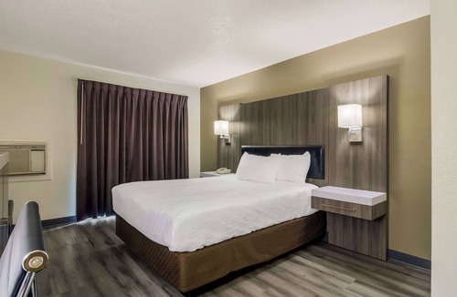 Enumclaw Hotel | Rodeway Inn Enumclaw Mount Rainier-Crystal Mountain Area