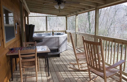Lake Lure Cabin | Romantic Cabin at Beautiful Lake Lure!