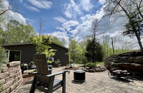 Ozark Cabin | Romantic Cottage w/Hot Tub & Views