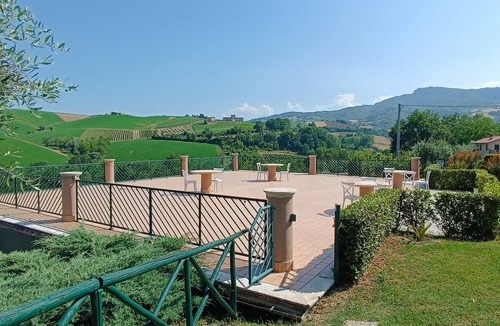 Montedinove House | Romantic Double Room with pool