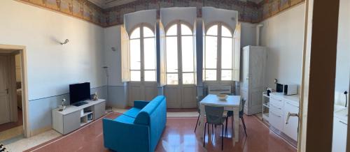 Castelfidardo Apartment | ROSSO DI SERA