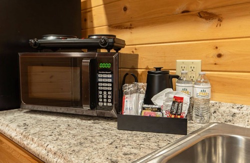 Bethlehem Ski Chalet | Rustic Cedar Suite White Mountains Retreat