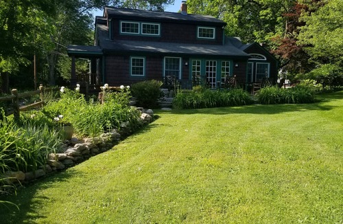 Bridgewater House | Rustic Three bedroom , 2 full bath Bungalow